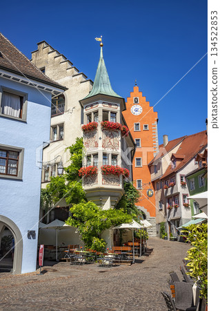 traditional architecture  134522853