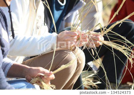 Shimenawa-making experience Shimenawa-making experience 134524373