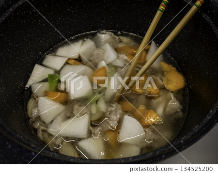 做豬肉湯 做豬肉湯 134525200