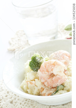 蝦仁馬鈴薯沙拉 134525838