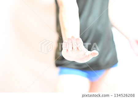 年輕人做瑜伽 年輕人做瑜伽 134526208