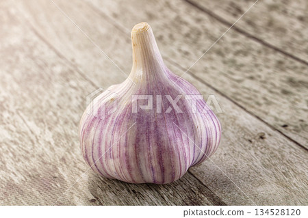 Ripe juicy aroma garlic seasoning 134528120