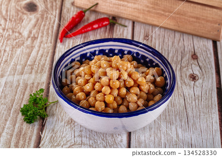 Boiled chickpea beans in the bowl Boiled chickpea beans in the bowl 134528330