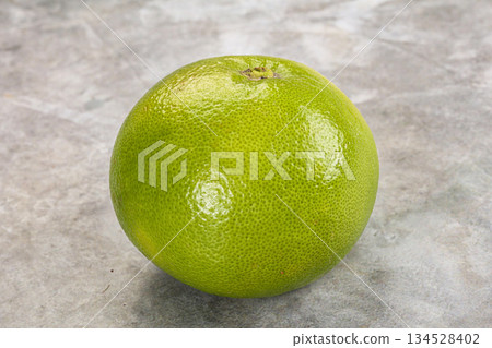 Green ripe fruit sweetie citrus Green ripe fruit sweetie citrus 134528402