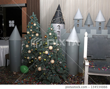 Christmas tree with Christmas tree toys Christmas tree with Christmas tree toys 134534866
