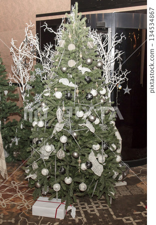 Christmas tree with Christmas tree toys Christmas tree with Christmas tree toys 134534867