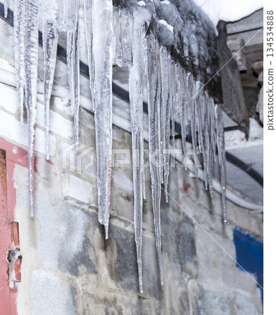 icicle, frozen water 134534888