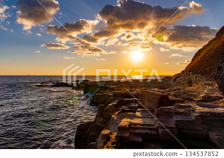 (Shizuoka Prefecture) South Izu Iruma Senjojiki, evening scenery 134537852