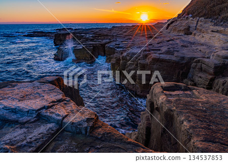 (Shizuoka Prefecture) South Izu Iruma Senjojiki, evening scenery 134537853