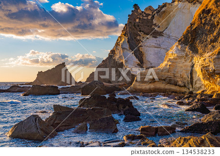 (Shizuoka Prefecture) Minamiizu Iruma Senjojiki and Mitsuishi Cape Evening View 134538233