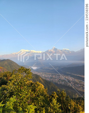 Mountain scenery from Sarangkot observation deck in Pokhara, Nepal 134538396