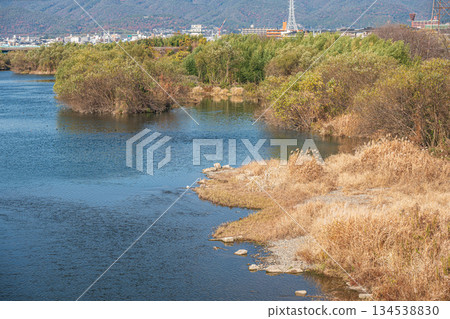 Winter scenery of the Katsura River, Kyoto City Winter scenery of the Katsura River, Kyoto City 134538830