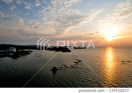 Sunset in Tanabe Bay [Tanabe City, Wakayama Prefecture] 134538977