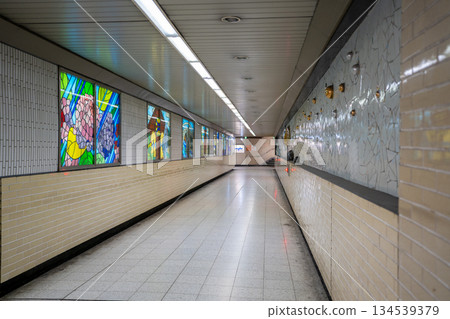 諏訪神社（長崎市）附近地下通道的景象 134539379
