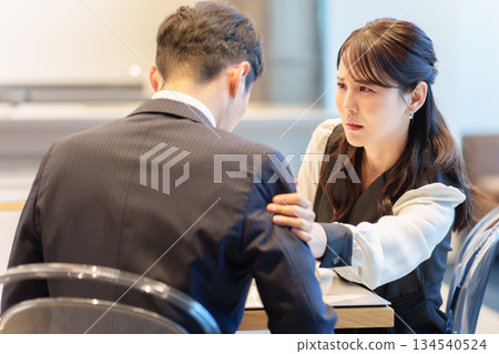Couple date restaurant quarrel Couple date restaurant quarrel 134540524