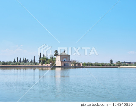 摩洛哥,馬拉喀什,梅納拉花園,水庫,五月 摩洛哥,馬拉喀什,梅納拉花園,水庫,五月 134540830