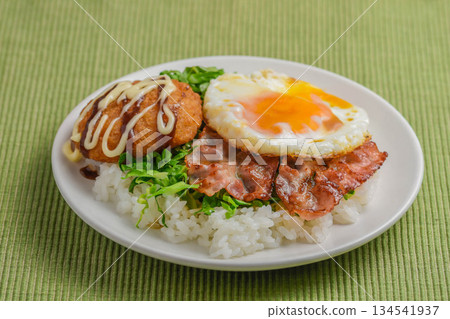 Bacon, eggs and croquettes lunch 134541937