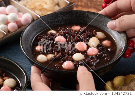 red bean glutinous rice balls red bean glutinous rice balls winter solstice Red bean tangyuan あずき タンユエン もち団子 red bean glutinous rice balls red bean glutinous rice balls winter solstice Red bean tangyuan あずき タンユエン もち団子 134542721