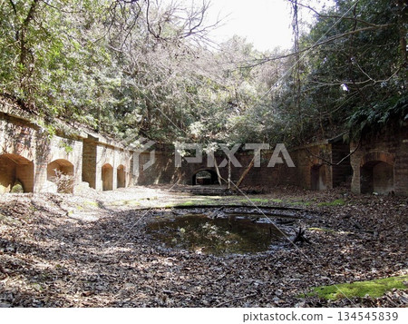 友島，和歌山縣：戰場遺址、日本前軍事要塞和砲台遺址 134545839