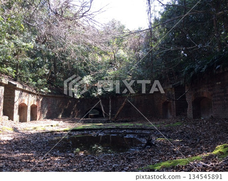 友島,和歌山縣:戰場遺址、日本前軍事要塞和砲台遺址 友島,和歌山縣:戰場遺址、日本前軍事要塞和砲台遺址 134545891