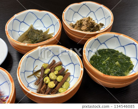 在羽黑山享用當地採購的素食菜餚 在羽黑山享用當地採購的素食菜餚 134546085