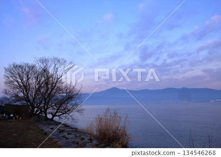 Lake Biwa Camp: Morning scenery, wild birds, and homemade gyoza 134546268