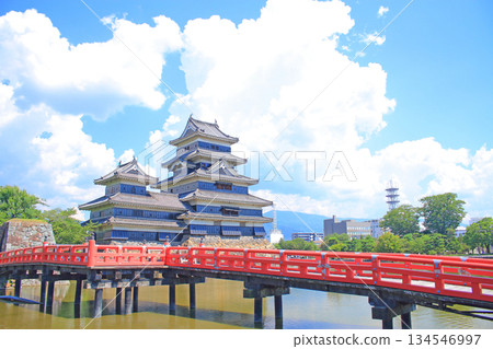 Scenery of National Treasure Matsumoto Castle, Matsumoto City, Nagano Prefecture 134546997