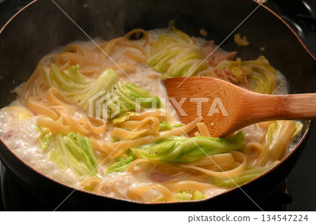 Cabbage and bacon cream pasta Cabbage and bacon cream pasta 134547224