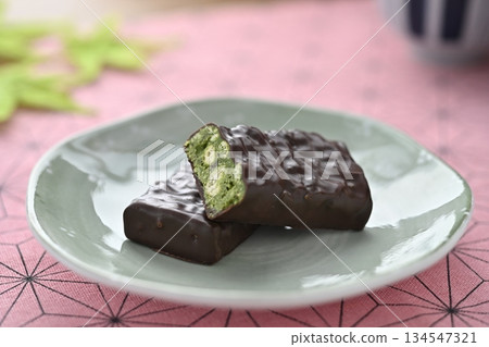 Black Thunder: The Essence of Matcha Black Thunder: The Essence of Matcha 134547321