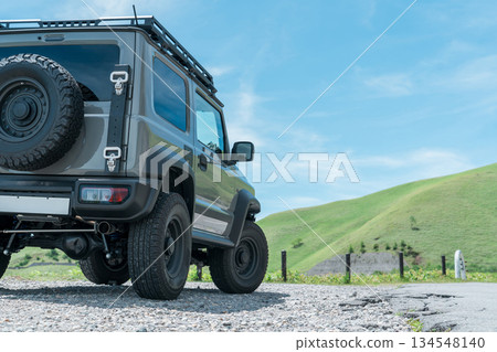 Driving spot, car parked on the plateau of the driving route 134548140