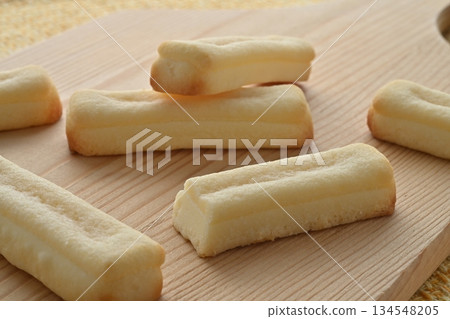 White half-baked Darterine chocolate 134548205