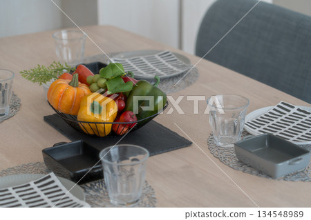 時尚餐桌 134548989