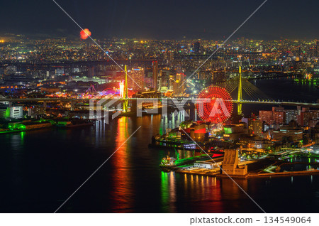 從南港眺望大阪煙火表演當天的夜景 從南港眺望大阪煙火表演當天的夜景 134549064