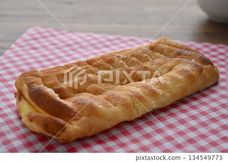 Heavy Danish Cake & Cream Heavy Danish Cake & Cream 134549773