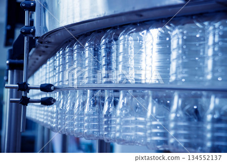 The plastic bottle blowing machine. PET preforms for blowing of plastic bottles 134552137