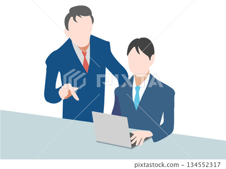老闆在筆記型電腦前向下屬下達指令。 老闆在筆記型電腦前向下屬下達指令。 134552317