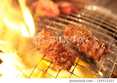 Japanese black beef grilled meat (medium-sized ribs) Japanese black beef grilled meat (medium-sized ribs) 134553101