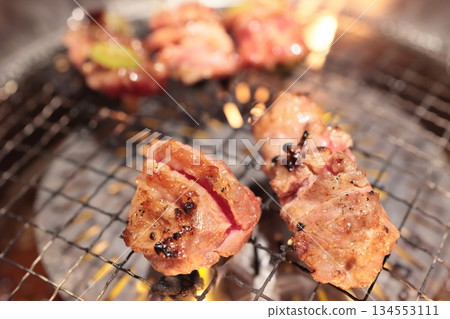 Japanese black beef grilled meat (medium-sized ribs) Japanese black beef grilled meat (medium-sized ribs) 134553111