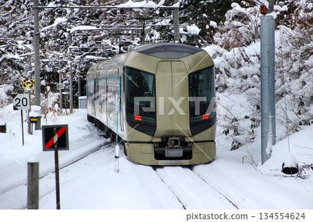 Snow country, Minamiaizu ... Going on a frozen railroad [Limited Express Liberty] 500 series 134554624