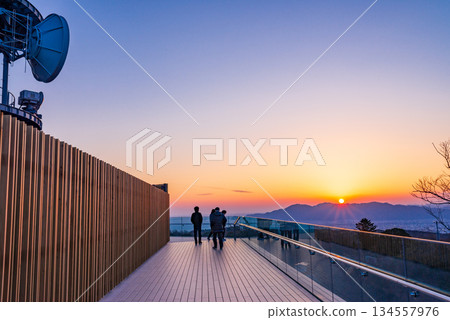 (Shizuoka Prefecture) Sunset seen from the Nihondaira Yume Terrace Observation Corridor (Shizuoka Prefecture) Sunset seen from the Nihondaira Yume Terrace Observation Corridor 134557976