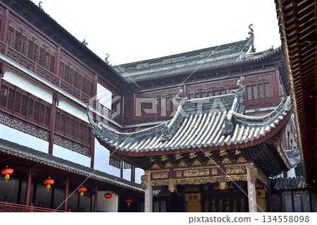 Pavilion in Yuyuan classical Chinese garden in the Old City of Shanghai, built in 1559 during Ming Dynasty in Shanghai, China Pavilion in Yuyuan classical Chinese garden in the Old City of Shanghai, built in 1559 during Ming Dynasty in Shanghai, China 134558098