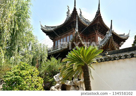 Pavilion in Yuyuan classical Chinese garden in the Old City of Shanghai, built in 1559 during Ming Dynasty in Shanghai, China Pavilion in Yuyuan classical Chinese garden in the Old City of Shanghai, built in 1559 during Ming Dynasty in Shanghai, China 134558102