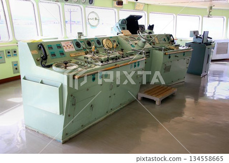 青函渡輪「摩週丸」的駕駛室講述了穿越海峽、連接青函海峽和函館海峽的歷史。 134558665