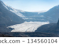 Spectacular glacial scenery overlooking the Columbia Icefields 134560104