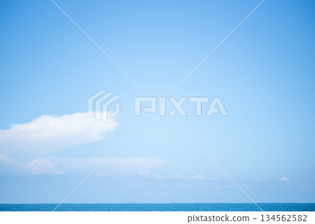 藍色的大海和天空的畫面 134562582