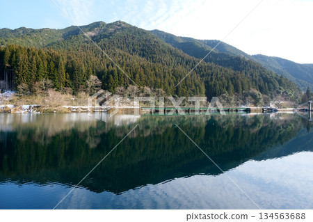 岐阜縣下呂市_下原水壩附近的飛彈川2_2025年2月 134563688