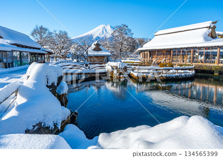 Oshino Hakkai in winter, Mount Fuji, snow 134565399