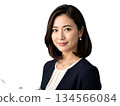 一位神態鎮定的女商人手持文件（透明背景） 134566084