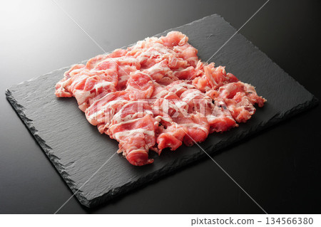 豬肩肉切塊 豬肩肉切塊 134566380