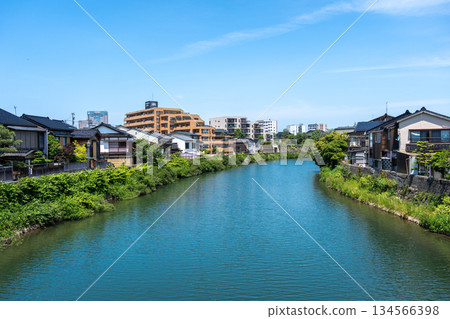 Old Kazue-machi district and Asano River in Kanazawa, Japan 134566398